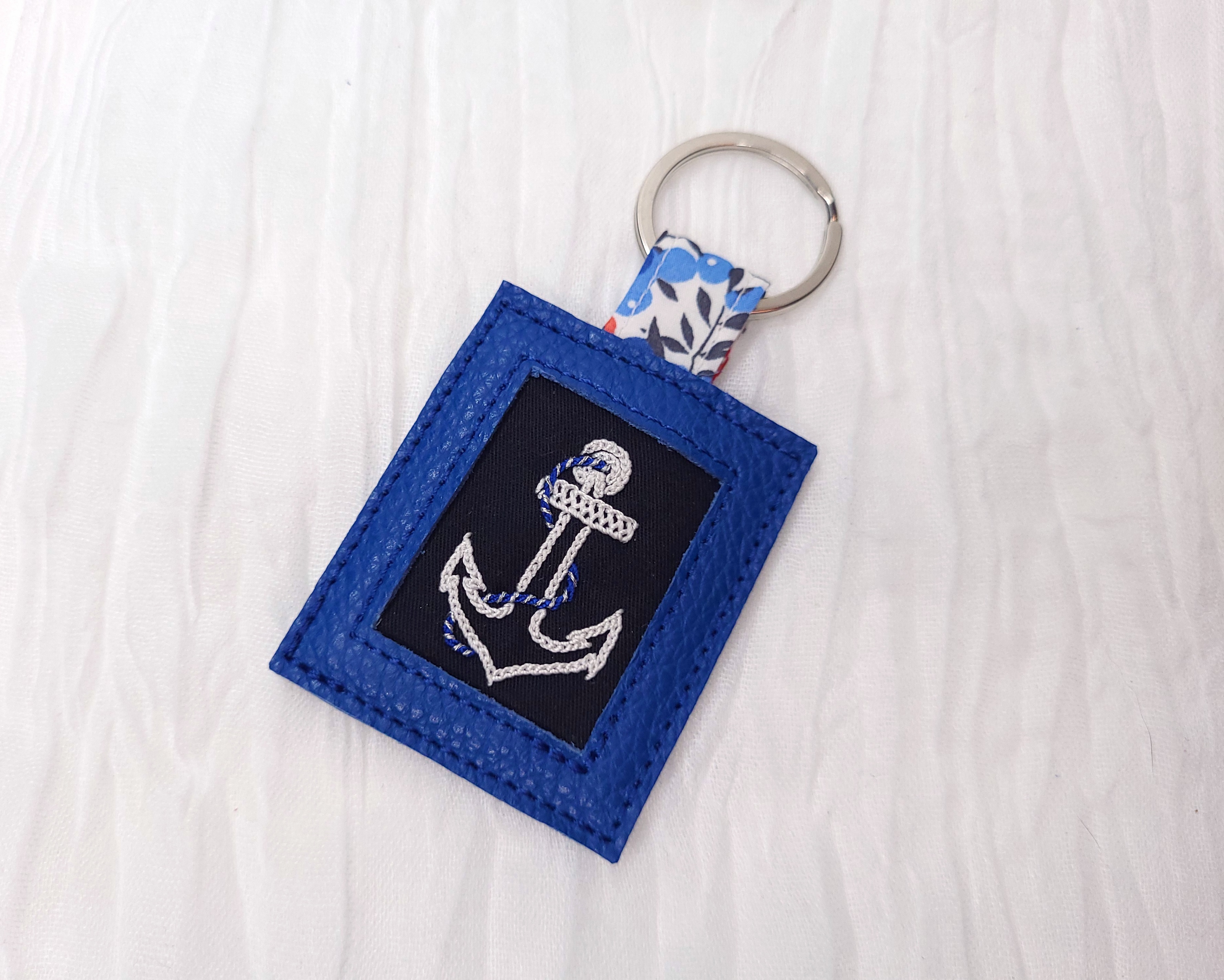 Ancre bleu marine
